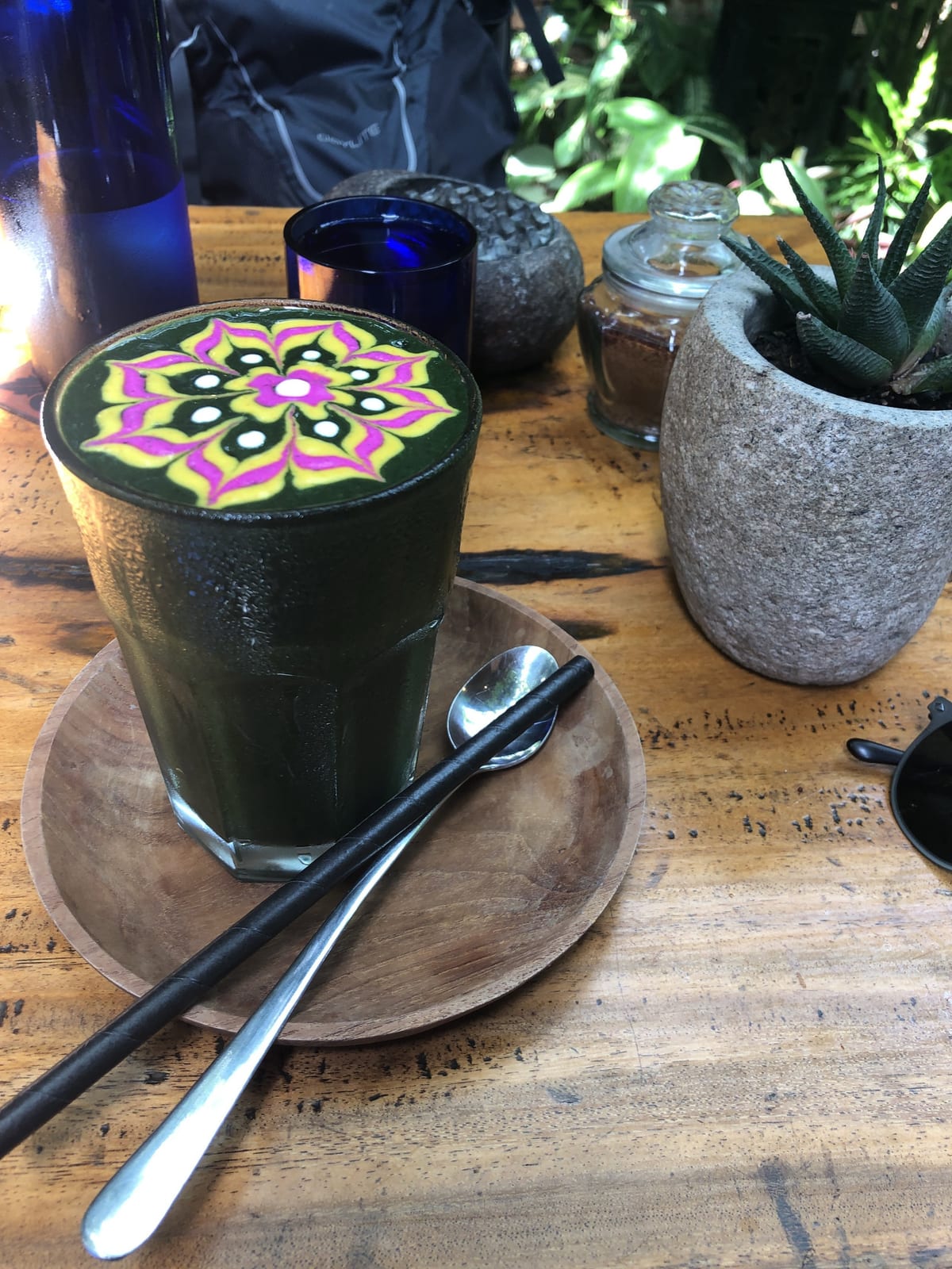 drinkware tableware serveware in Bali