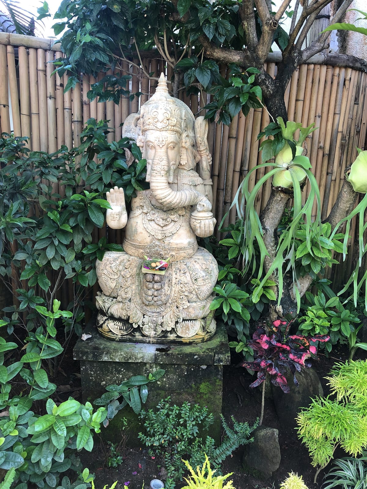 sculpture statue lawn ornament in Bali